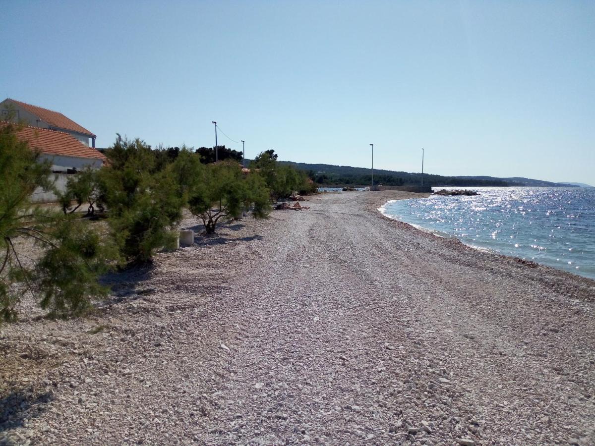 Apartments Zvonimir,Place By The Sea Mirce Extérieur photo